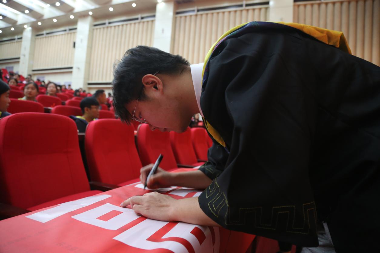 青岛求实职业技术学院职业_青岛求实职业学院_青岛求实职业技术学院死过人