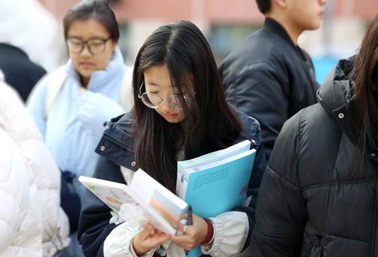 2c1fa8add18d429620d195f7add4cdbf